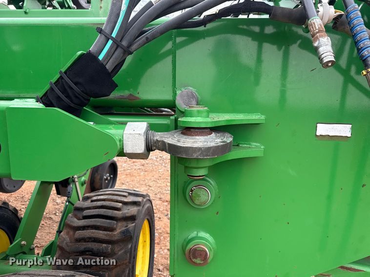 image for item ET6050 2015 John Deere DB120 planter