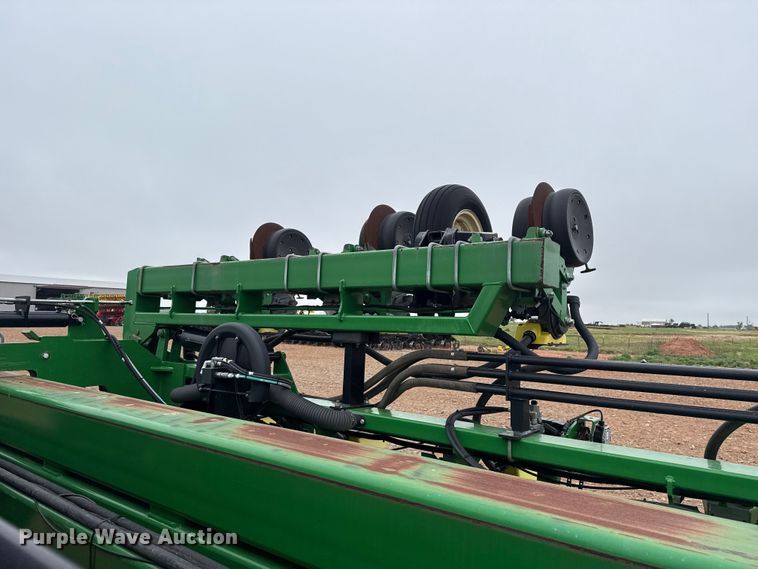 image for item ET6050 2015 John Deere DB120 planter