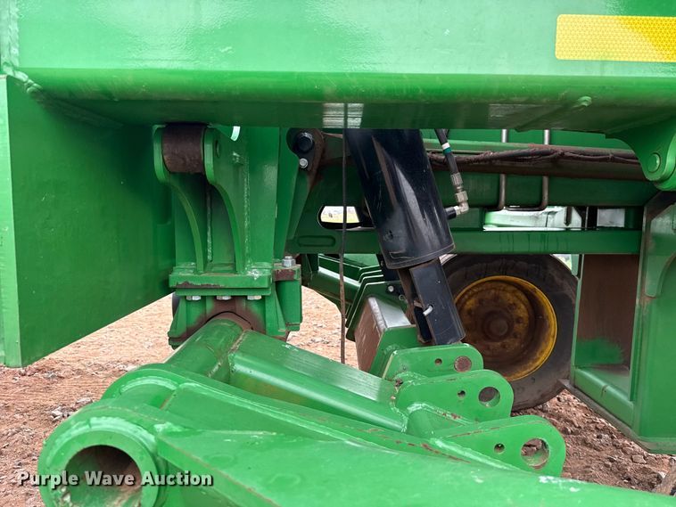 image for item ET6050 2015 John Deere DB120 planter