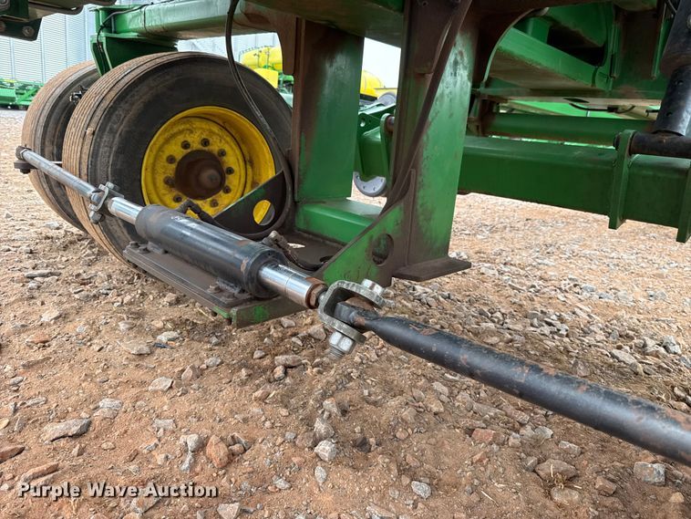 image for item ET6050 2015 John Deere DB120 planter