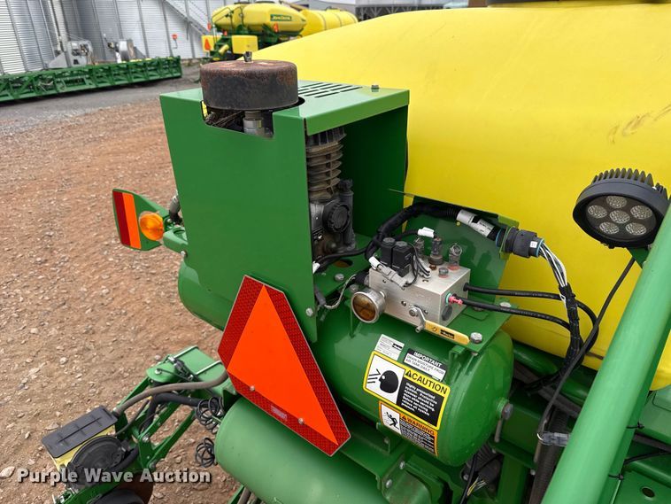 image for item ET6050 2015 John Deere DB120 planter