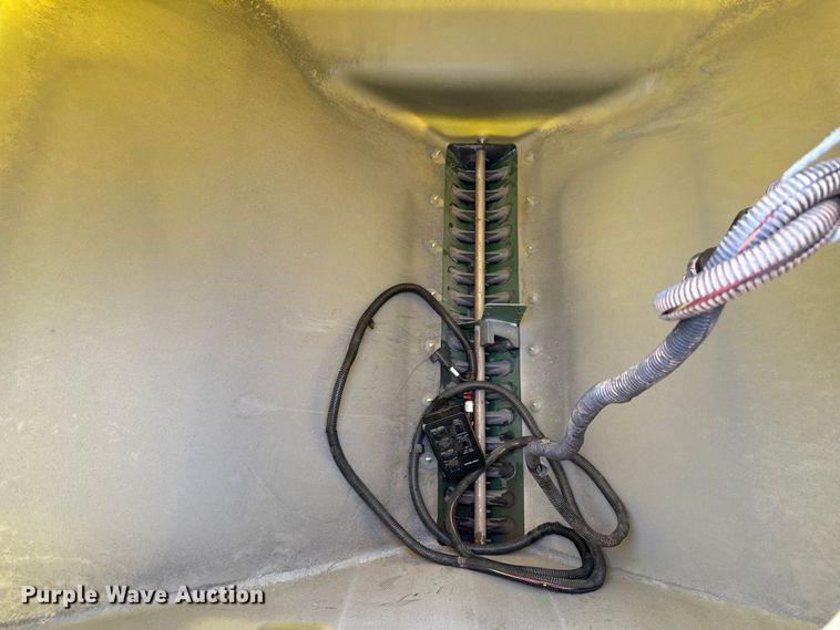 image for item ET6050 2015 John Deere DB120 planter