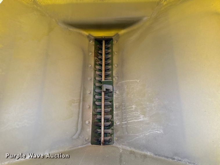 image for item ET6050 2015 John Deere DB120 planter