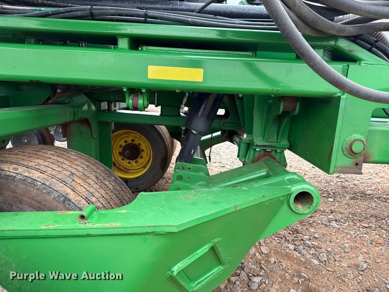 image for item ET6050 2015 John Deere DB120 planter