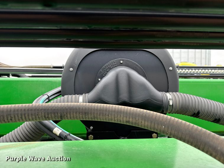 image for item ET6050 2015 John Deere DB120 planter