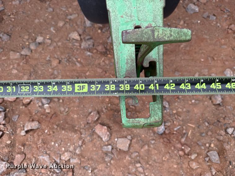 image for item ET6050 2015 John Deere DB120 planter