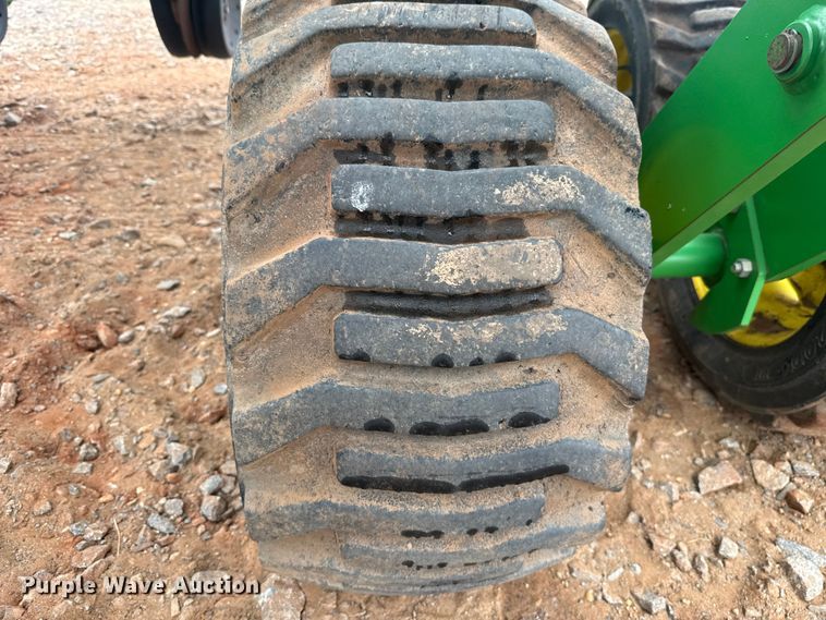 image for item ET6050 2015 John Deere DB120 planter