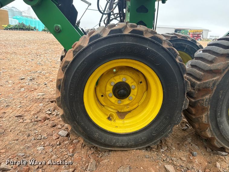 image for item ET6050 2015 John Deere DB120 planter