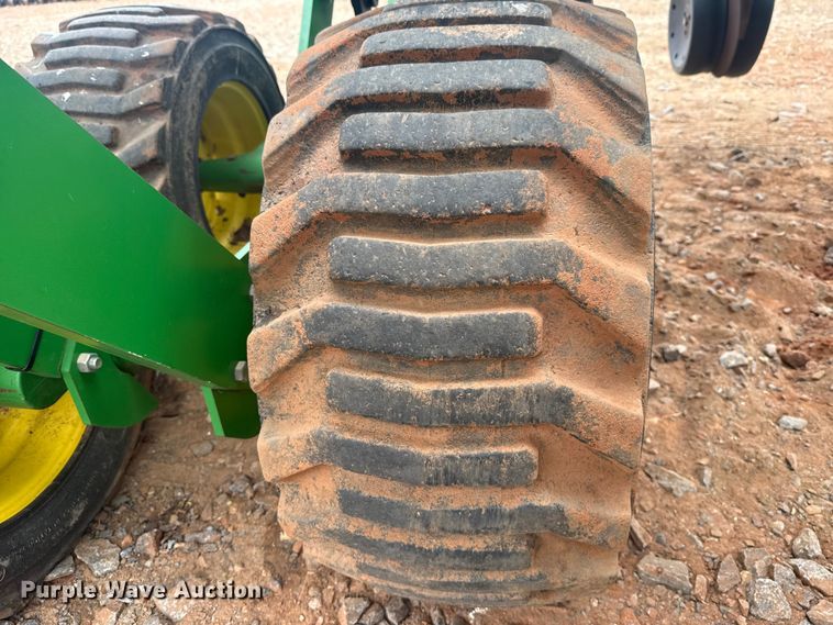 image for item ET6050 2015 John Deere DB120 planter
