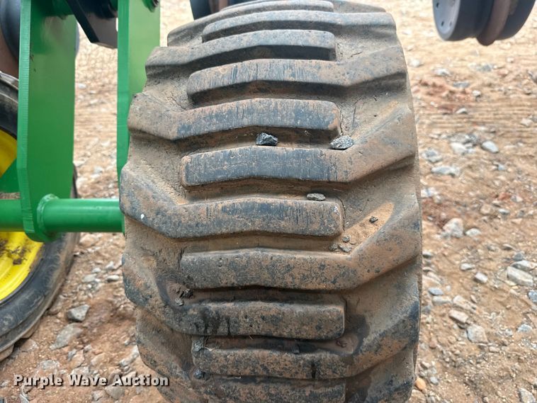 image for item ET6050 2015 John Deere DB120 planter