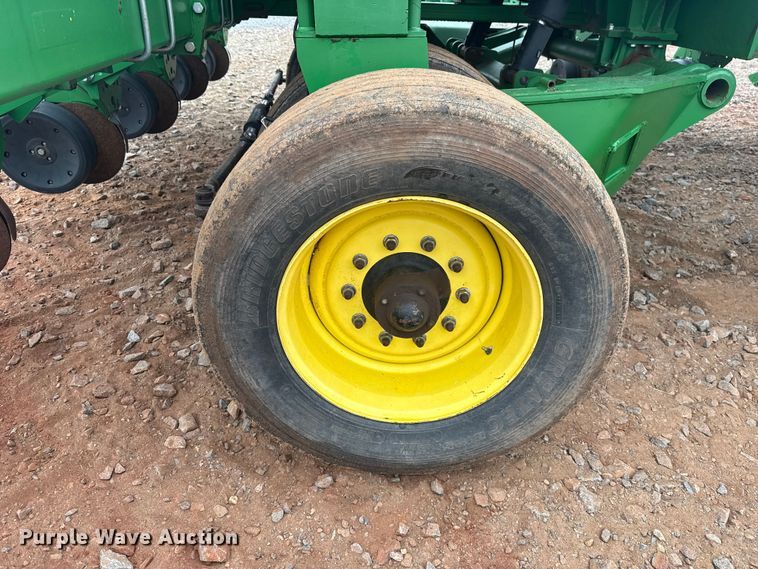 image for item ET6050 2015 John Deere DB120 planter
