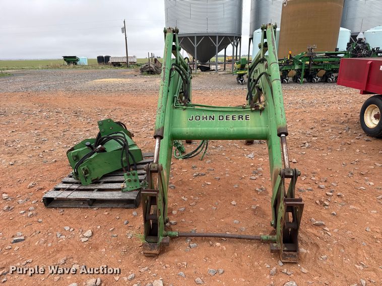 image for item ET6051 John Deere 740 loader