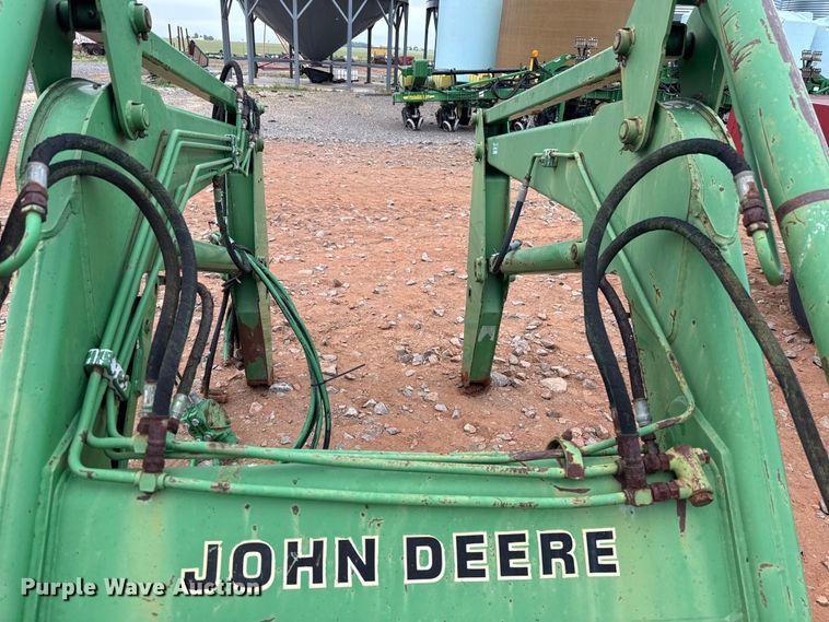 image for item ET6051 John Deere 740 loader