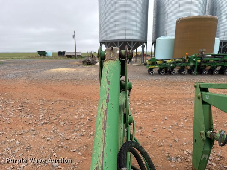 image for item ET6051 John Deere 740 loader