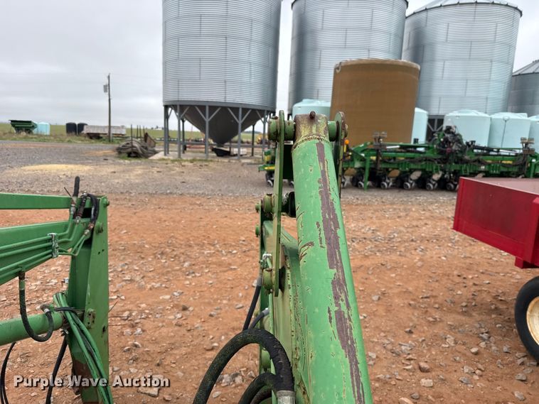 image for item ET6051 John Deere 740 loader