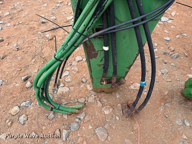 image for item ET6051 John Deere 740 loader