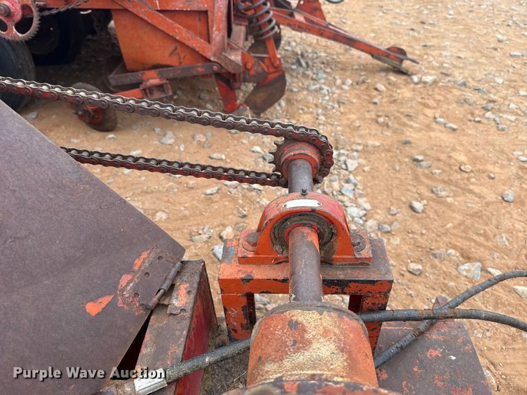 image for item ET6053 Bermuda King sprig harvester