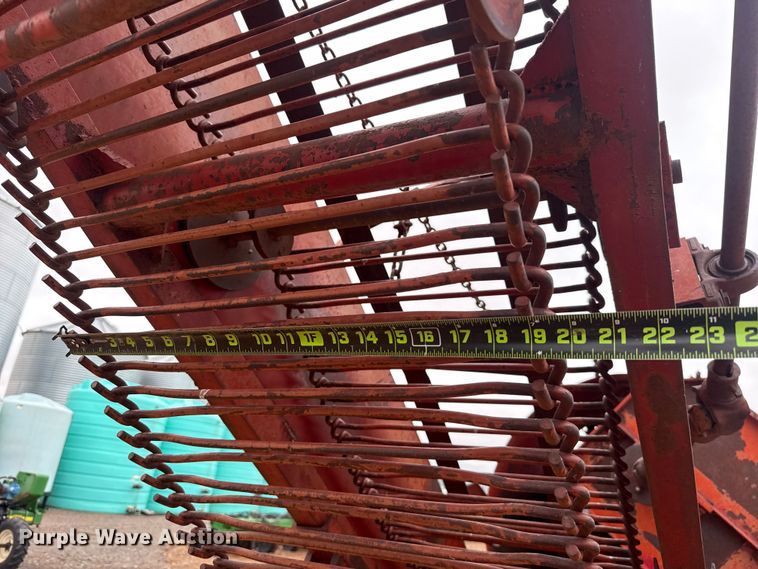 image for item ET6053 Bermuda King sprig harvester