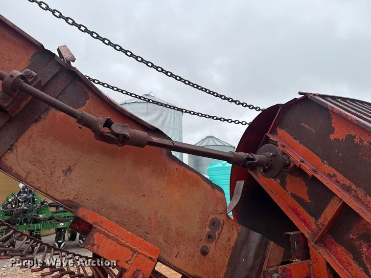 image for item ET6053 Bermuda King sprig harvester