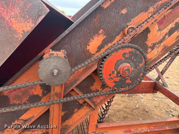 image for item ET6053 Bermuda King sprig harvester