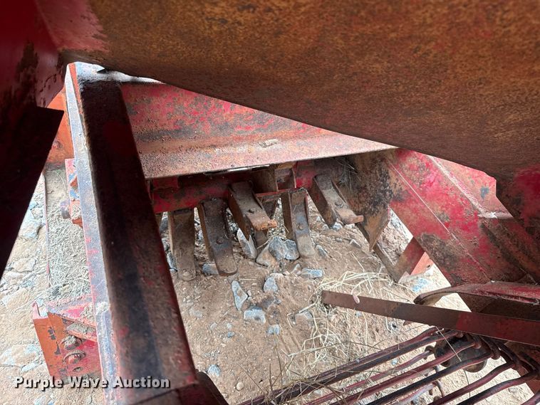 image for item ET6053 Bermuda King sprig harvester