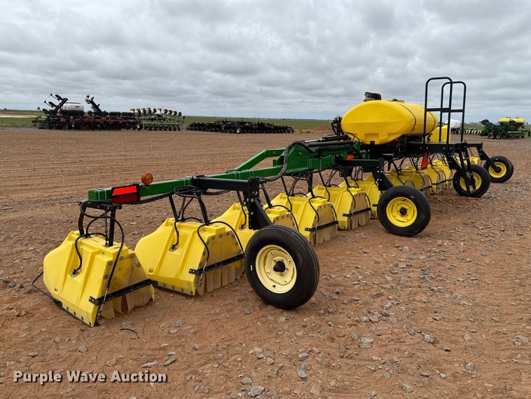 image for item ET6058 Willmar Fabrication Redball 12RW hooded sprayer