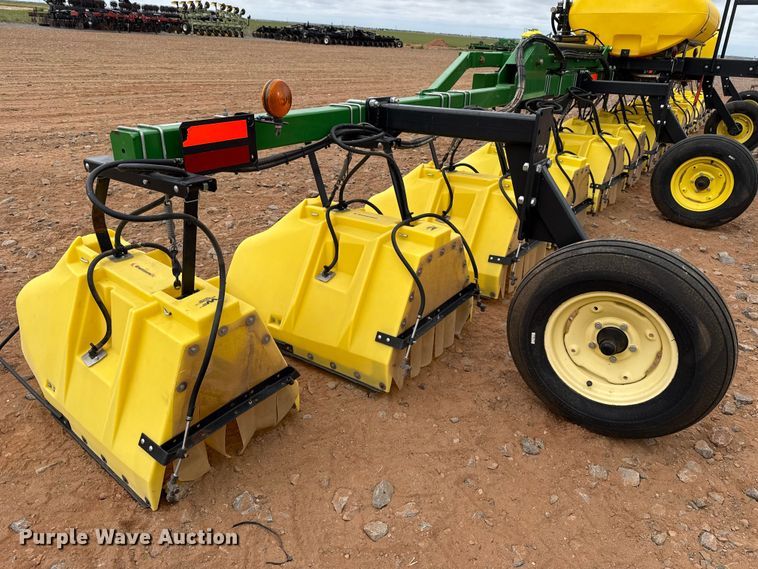 image for item ET6058 Willmar Fabrication Redball 12RW hooded sprayer