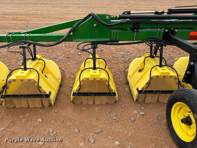 image for item ET6058 Willmar Fabrication Redball 12RW hooded sprayer