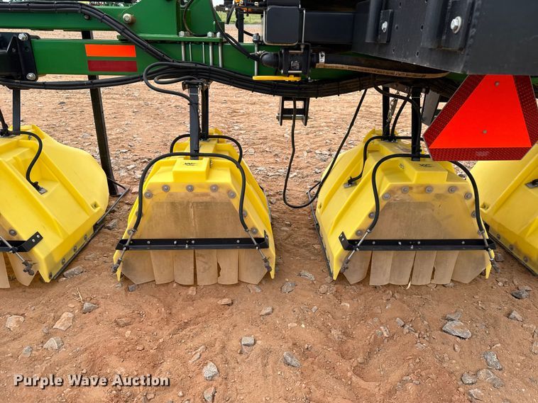 image for item ET6058 Willmar Fabrication Redball 12RW hooded sprayer