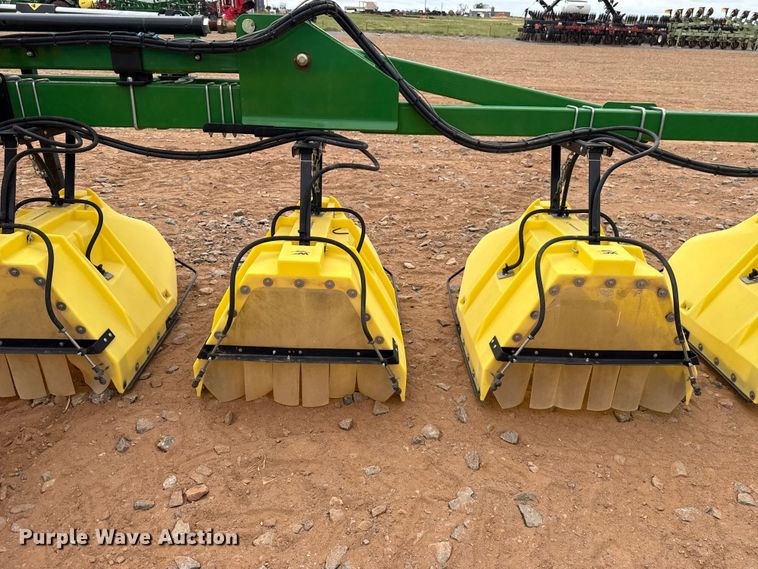 image for item ET6058 Willmar Fabrication Redball 12RW hooded sprayer