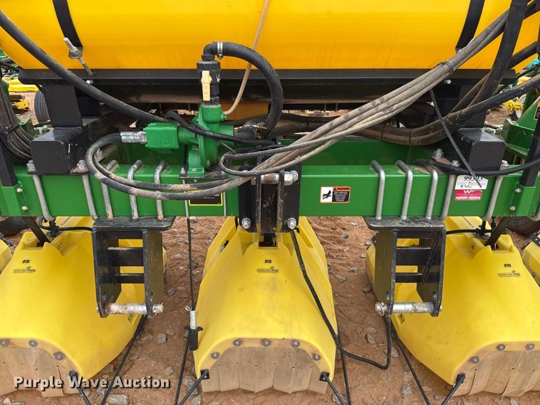 image for item ET6058 Willmar Fabrication Redball 12RW hooded sprayer