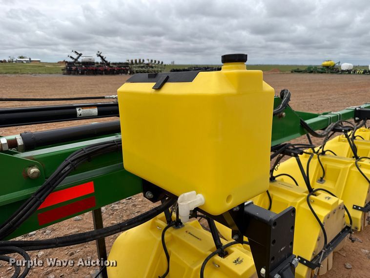 image for item ET6058 Willmar Fabrication Redball 12RW hooded sprayer