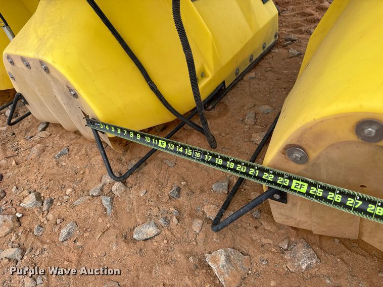 image for item ET6058 Willmar Fabrication Redball 12RW hooded sprayer