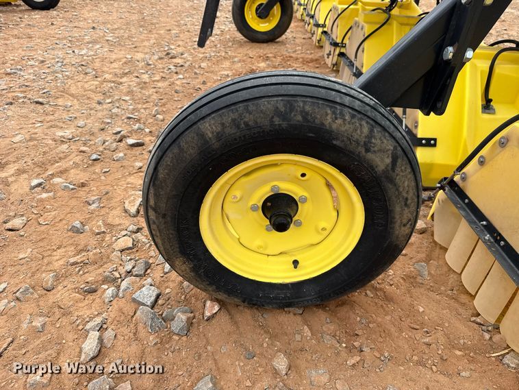 image for item ET6058 Willmar Fabrication Redball 12RW hooded sprayer