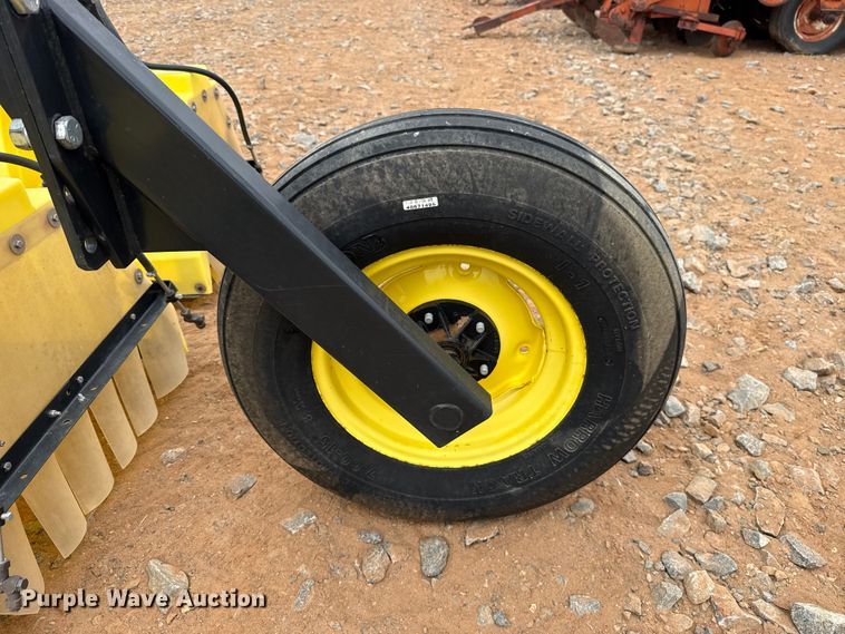 image for item ET6058 Willmar Fabrication Redball 12RW hooded sprayer