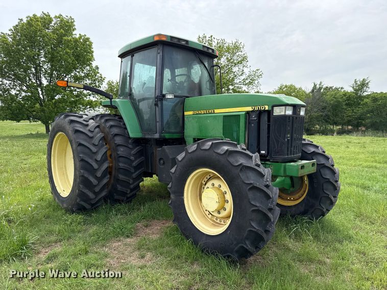 image for item ET6110 2003 John Deere 7810 4WD tractor