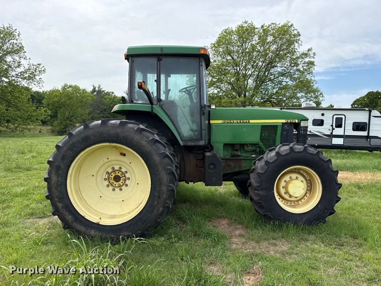 image for item ET6110 2003 John Deere 7810 4WD tractor