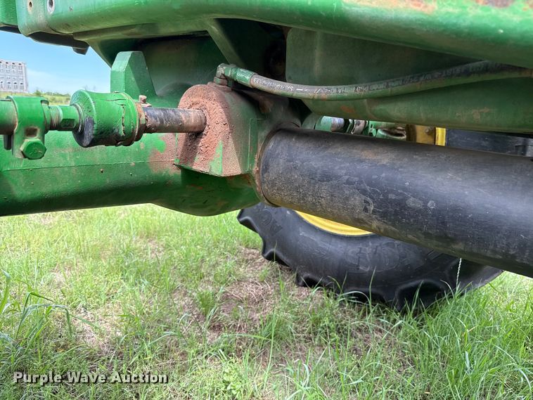 image for item ET6110 2003 John Deere 7810 4WD tractor