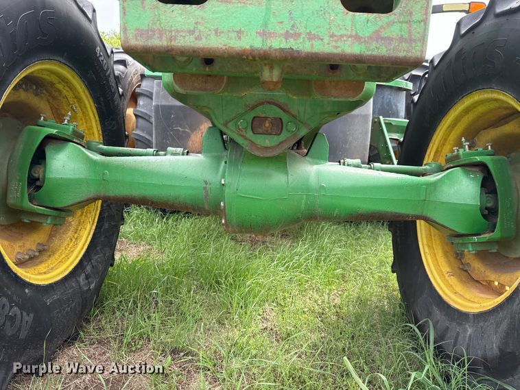 image for item ET6110 2003 John Deere 7810 4WD tractor