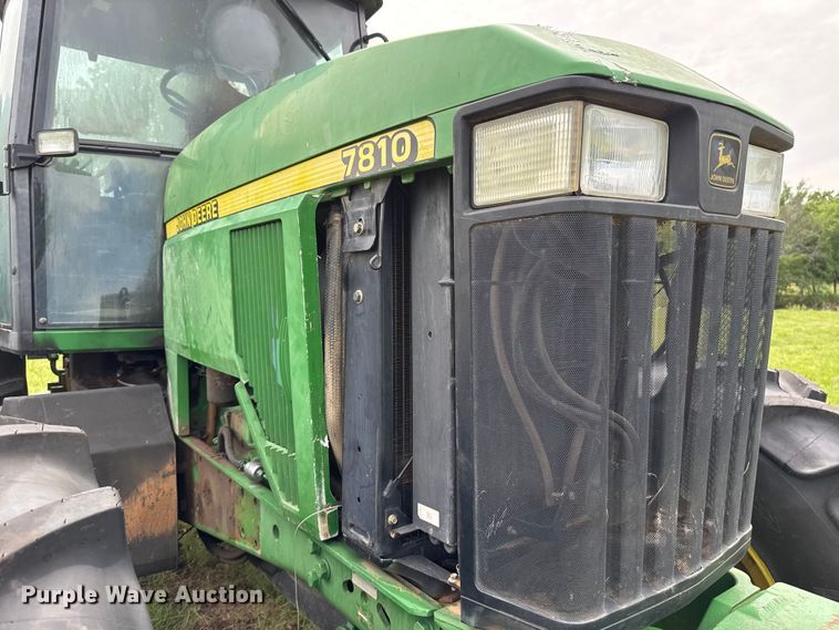 image for item ET6110 2003 John Deere 7810 4WD tractor