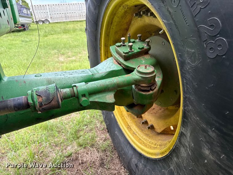 image for item ET6110 2003 John Deere 7810 4WD tractor