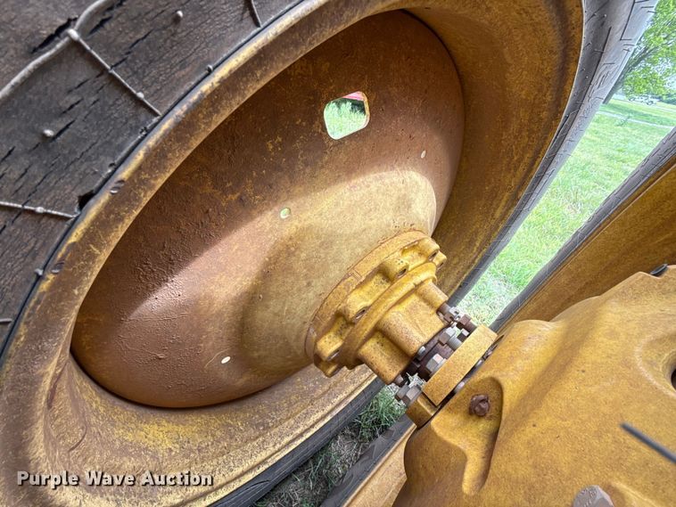 image for item ET6110 2003 John Deere 7810 4WD tractor