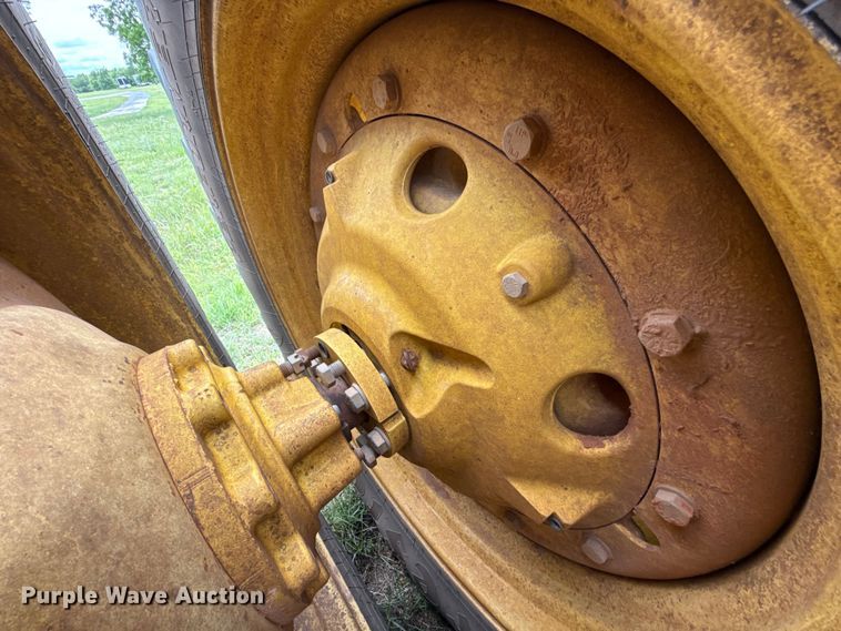 image for item ET6110 2003 John Deere 7810 4WD tractor