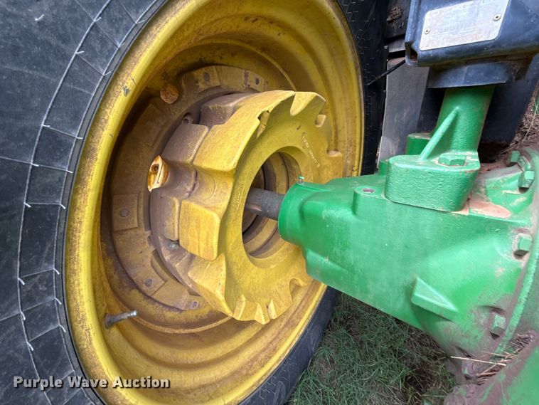 image for item ET6110 2003 John Deere 7810 4WD tractor
