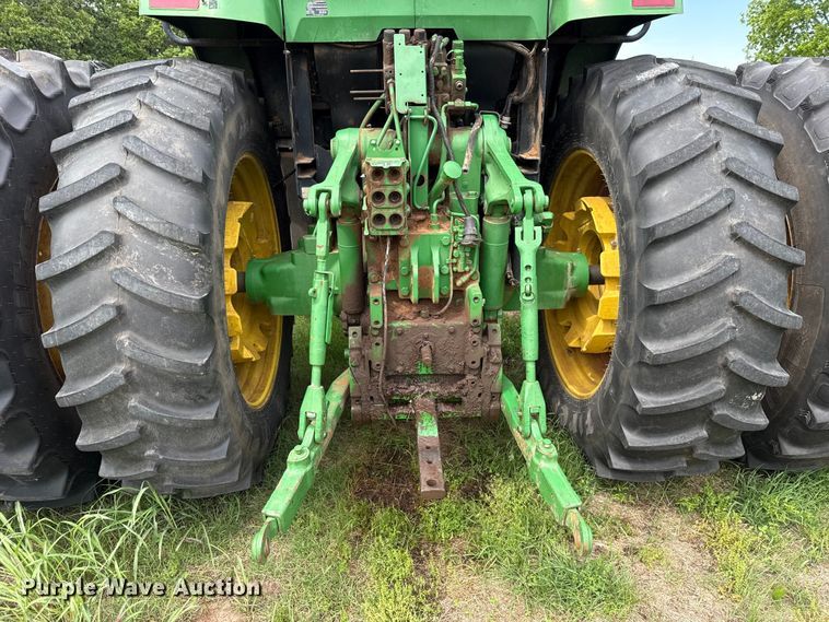 image for item ET6110 2003 John Deere 7810 4WD tractor