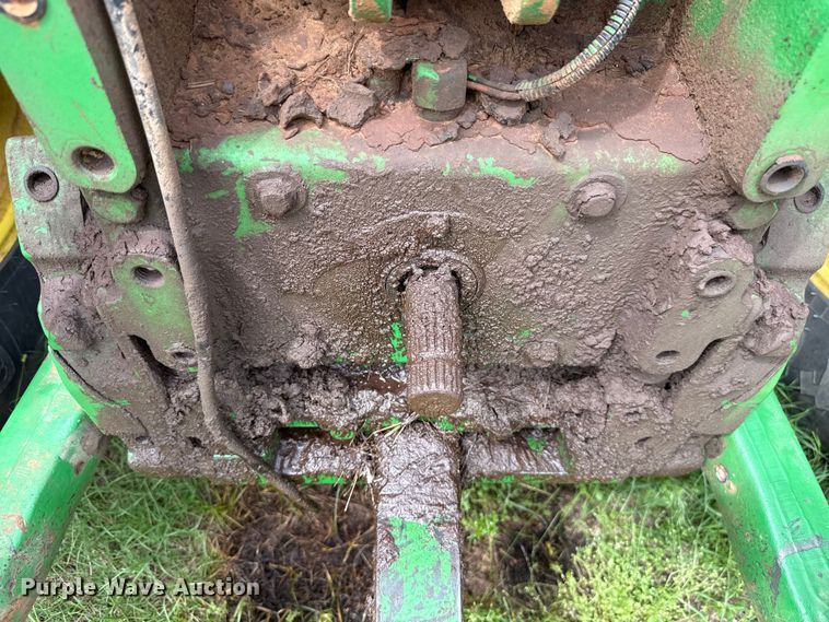 image for item ET6110 2003 John Deere 7810 4WD tractor