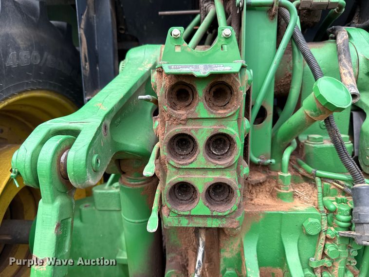 image for item ET6110 2003 John Deere 7810 4WD tractor