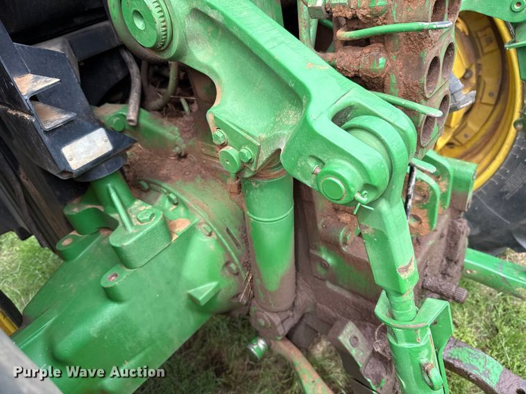 image for item ET6110 2003 John Deere 7810 4WD tractor