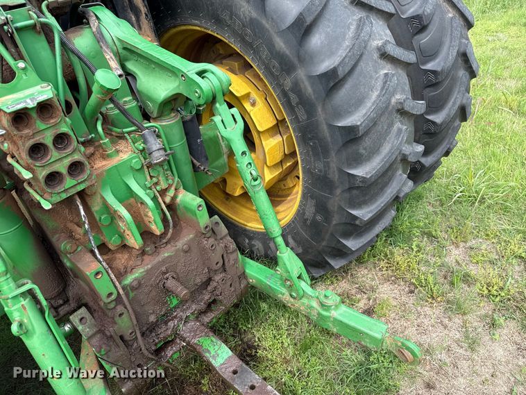 image for item ET6110 2003 John Deere 7810 4WD tractor
