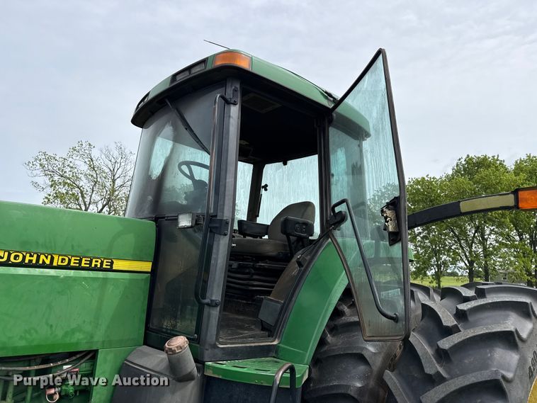 image for item ET6110 2003 John Deere 7810 4WD tractor